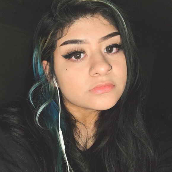 Meet your Posher, Liz - Picture 1 of 1